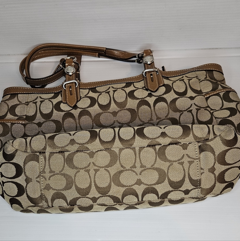 Coach Brown Signature Gallery Tote – Medium Canvas & Leather – Tan – Zip - Picture 9 of 16